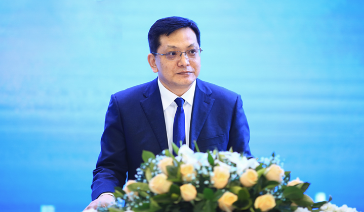 董事长梁宏形象照.png