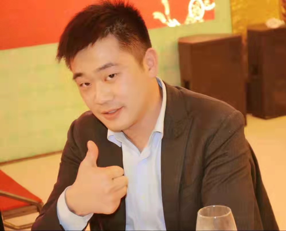 负责人闫海涛.jpg