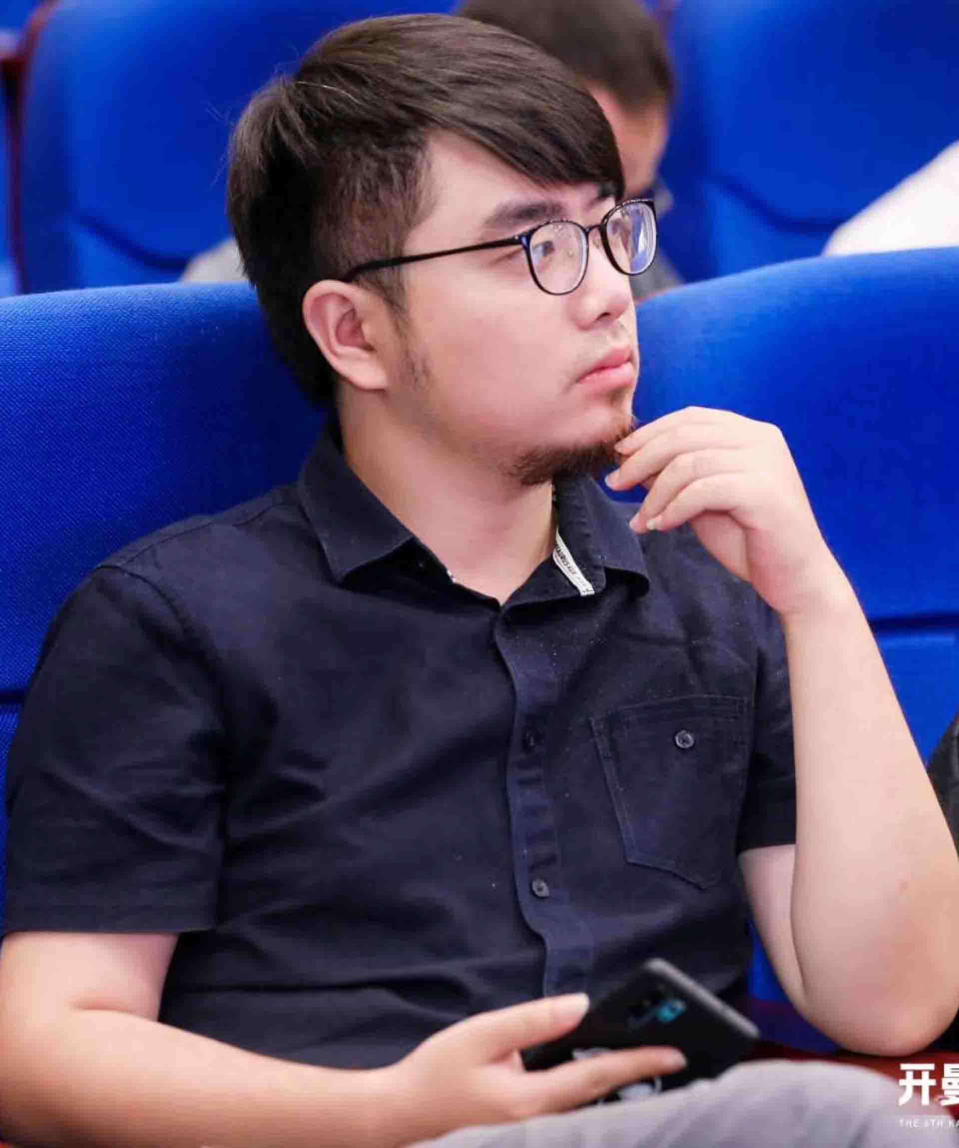 张超鹏照片.jpg