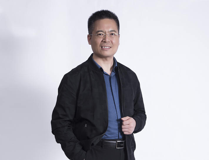 千百视董事长段万通-.png